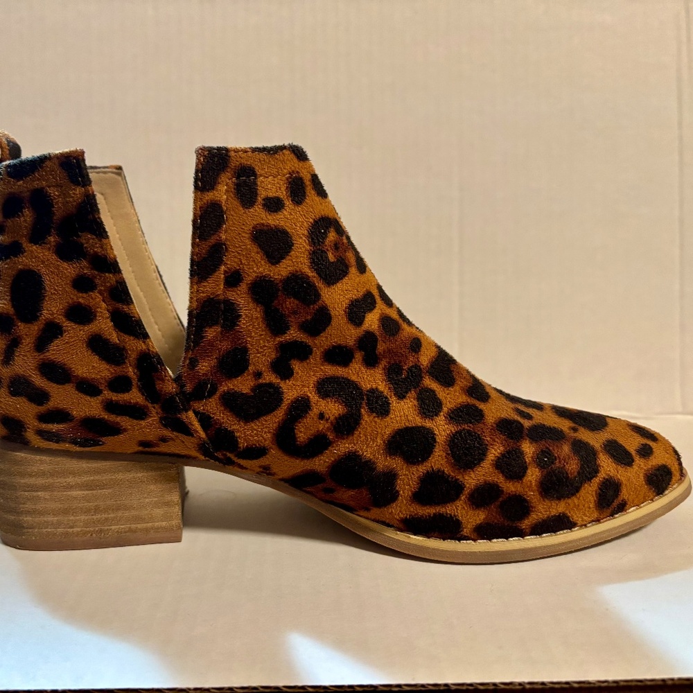 As A rider girl Leopard Low boot